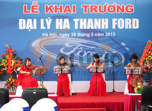 Tổ chức sự kiện lễ khai trương đại lý Hà Thành Ford, biểu diễn ca nhạc (1)